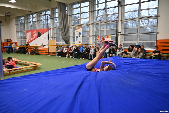 img03705.jpg