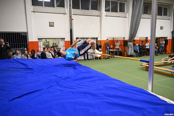 img04047.jpg
