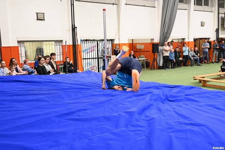 img04118.jpg